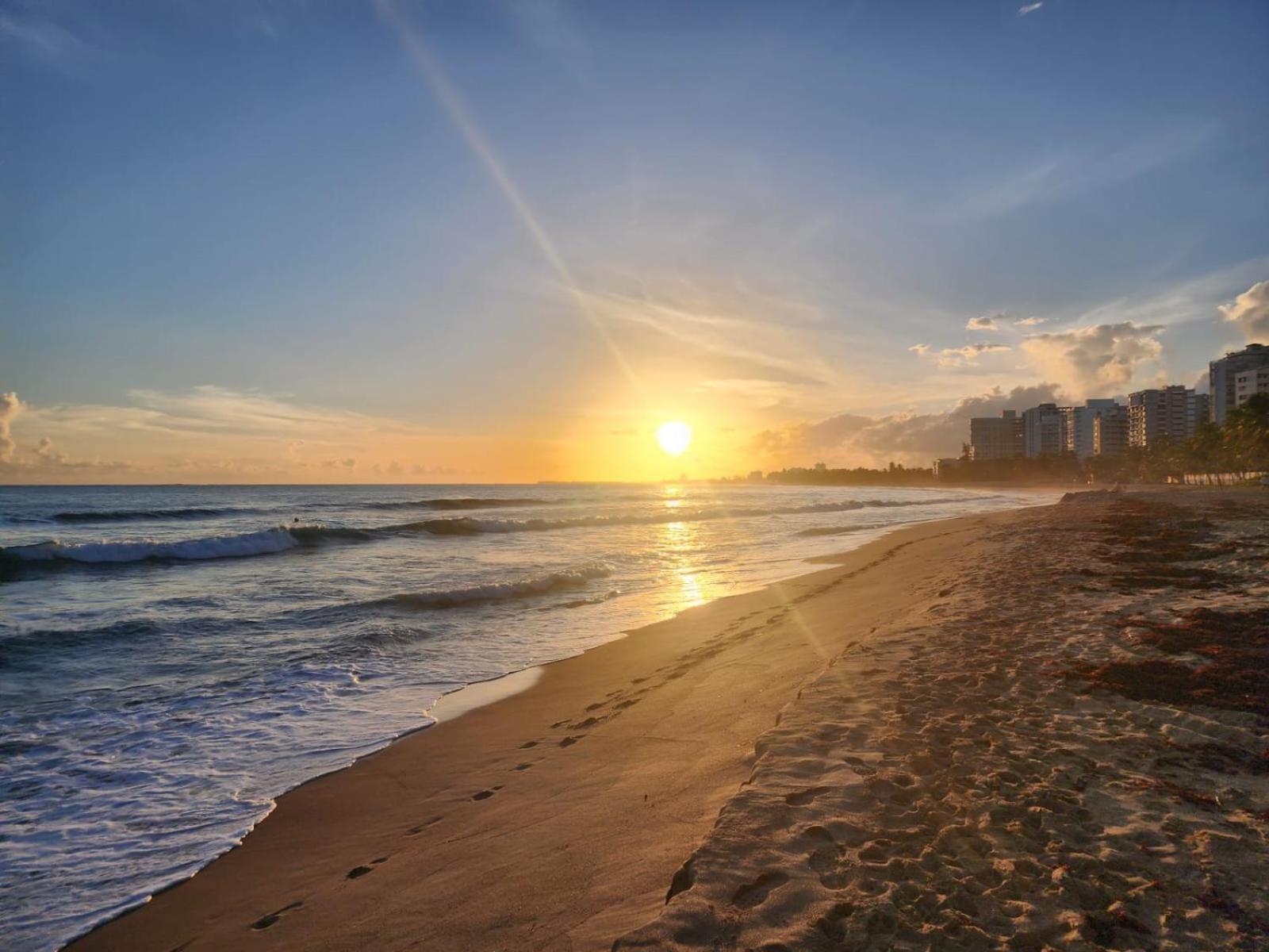 Luxurious Beachside 3-Br Apt San Juan Zewnętrze zdjęcie